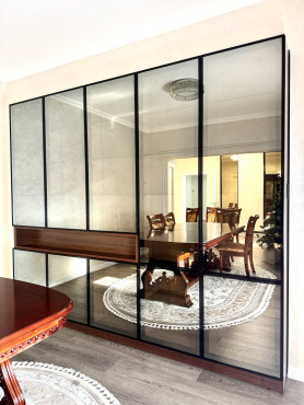 Шафа в вітальню